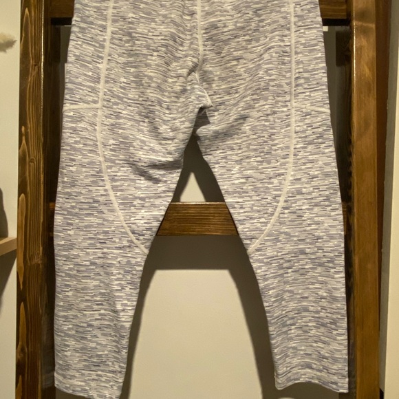 Zyia leggings 6-8 size - Picture 2 of 3